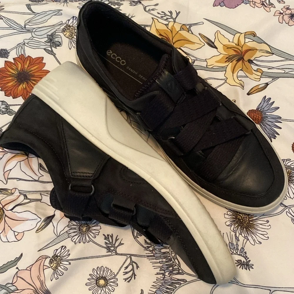 Ecco 7 wedge soft strap sneakers